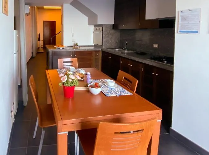 Terrazza Roberto Апартаменты Чефалу